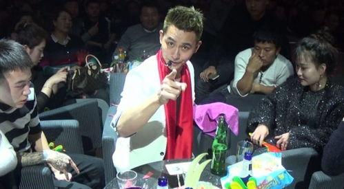 生日当天假干金震惊全场,假千金惊艳全场，揭秘神秘身世之谜